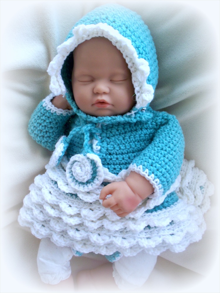 Winter Wonderland ) 0 To 6 Months Baby Girl Dress And Bonnet Set